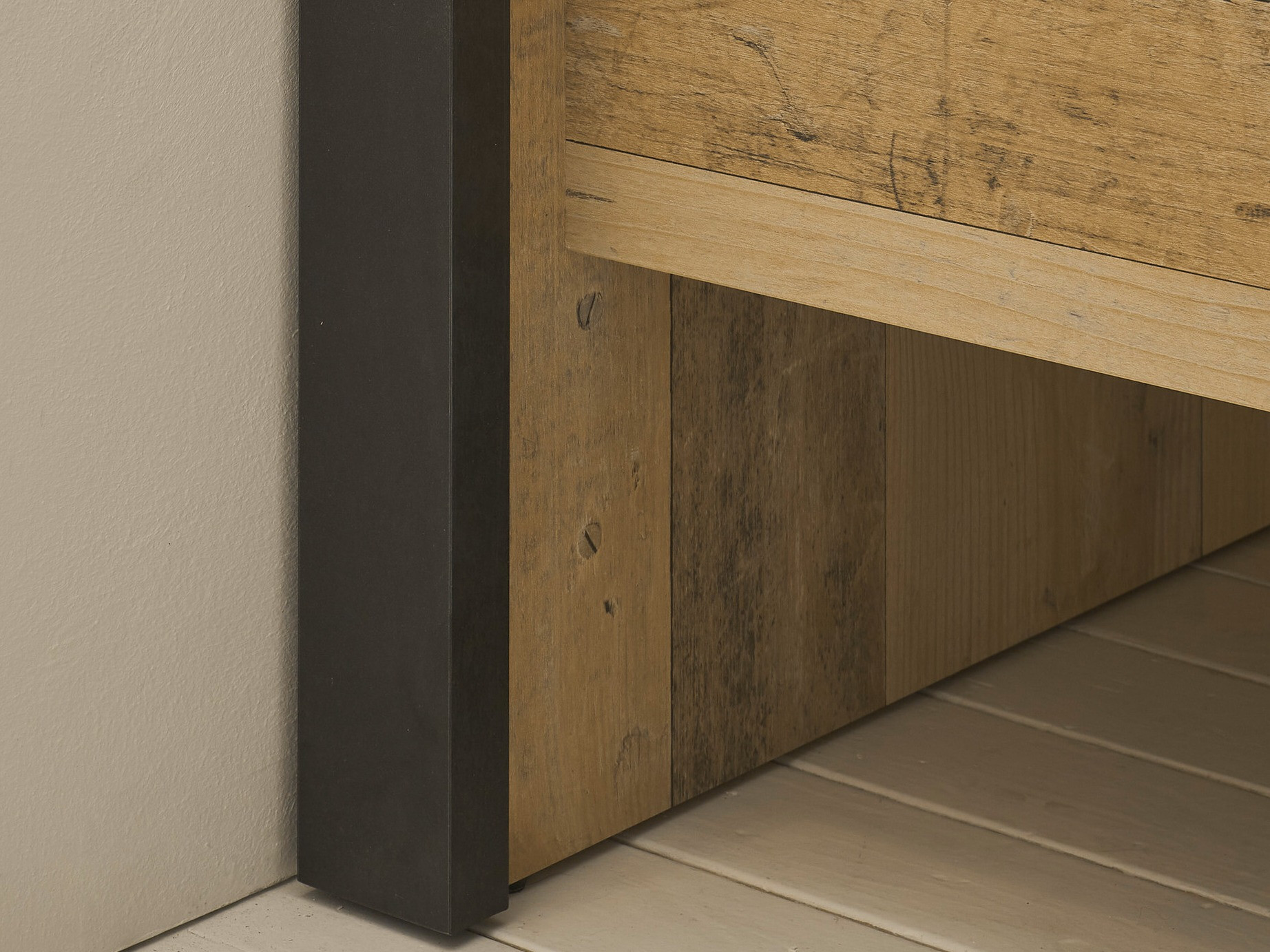 Seng Cirtale 109 (Modnet træ + Antracit)