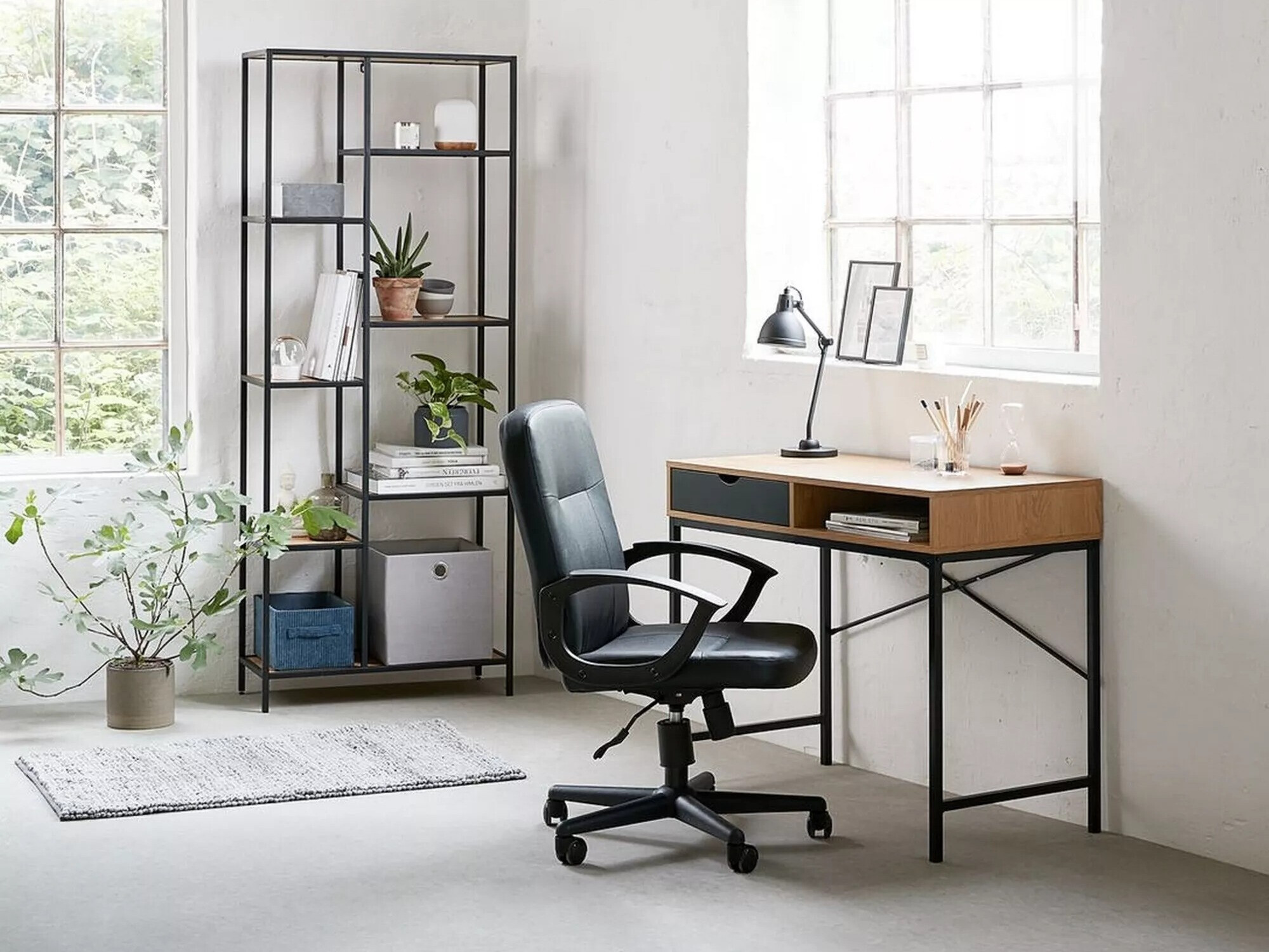 Reol Detroit 165 (Sort + Egetræ)