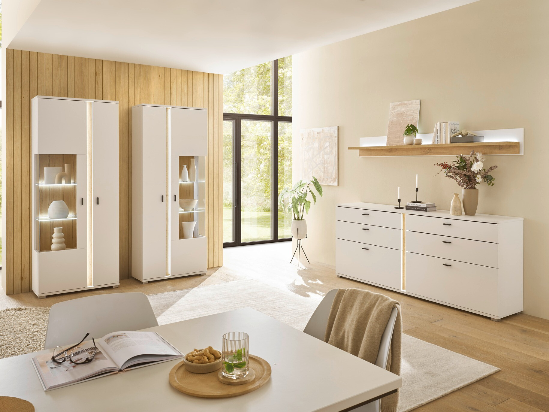 Kommode Avimavi 107 (Hvid + Wotan eg)