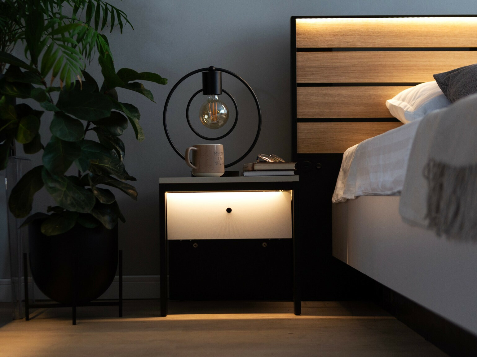 Sengebord Almela 104