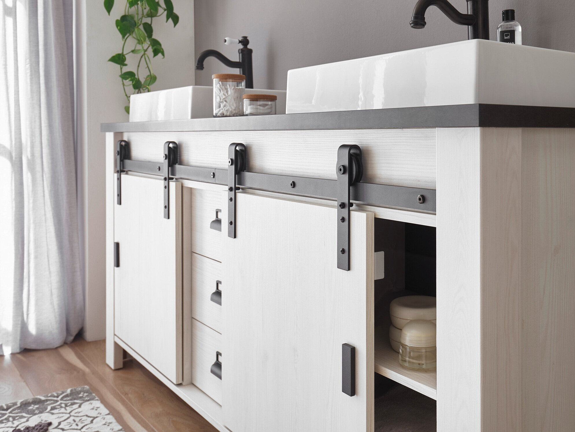 Stående badeværelseskab til håndvask Cirtale 134 (Bleget fyrretræ + Antracit)