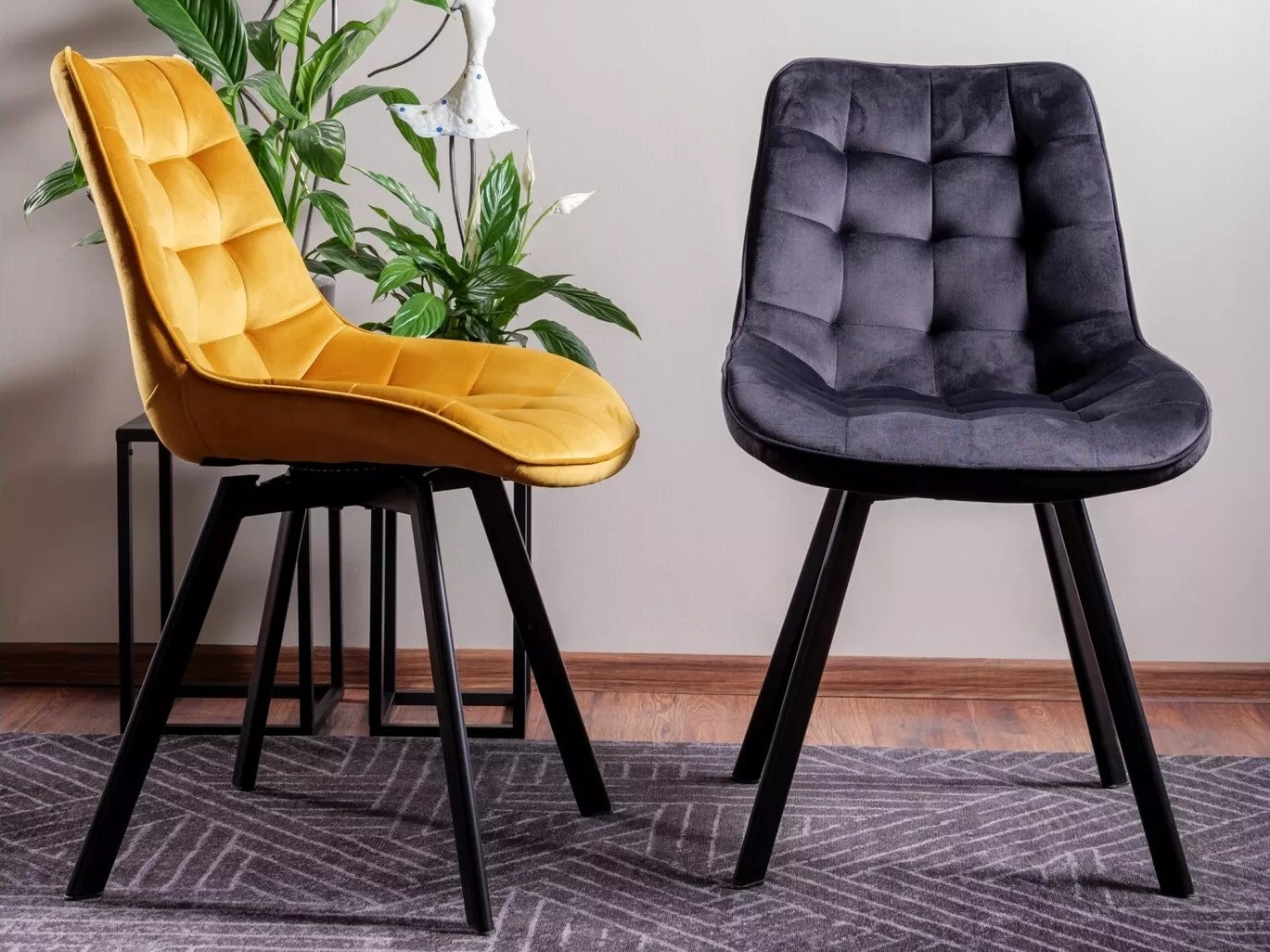 Stol Detroit 747 (Sort)